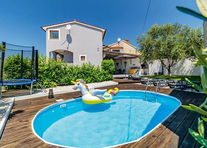 House Ulika Pula