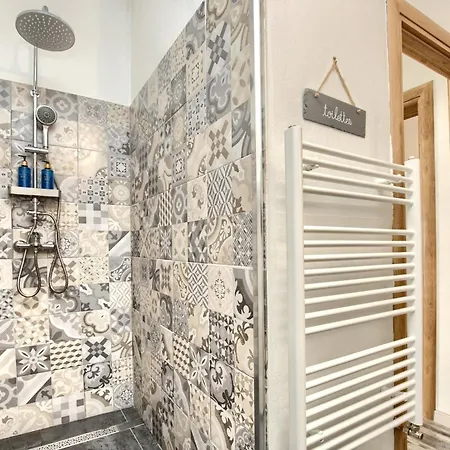 House Ulika * 풀라