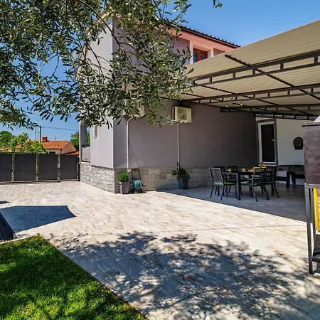 House Ulika * Pula