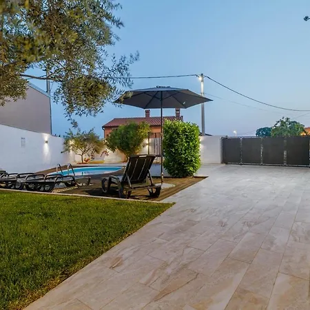 Ferienhaus House Ulika *