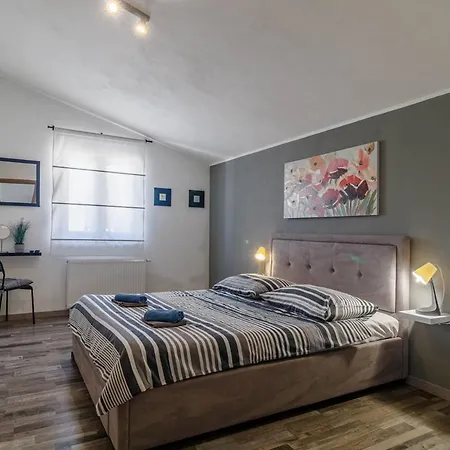 House Ulika * 풀라