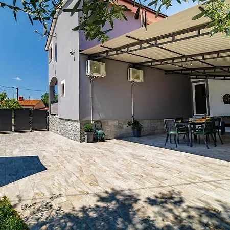 House Ulika