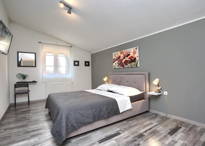 House Ulika פולה