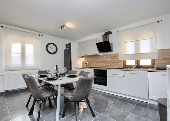 בית נופש House Ulika