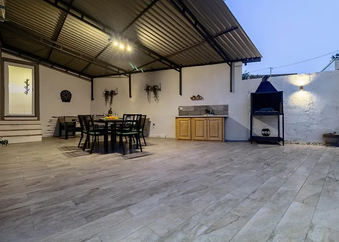 House Ulika * פולה