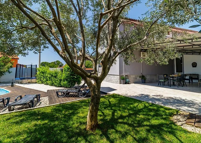 House Ulika פולה